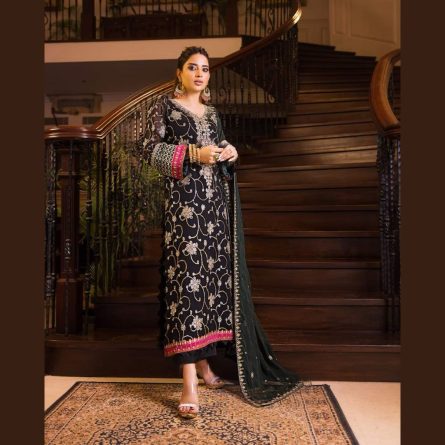 Urban Trend Elegant Black Embroidered 3-Piece Lawn Suit - Image 2